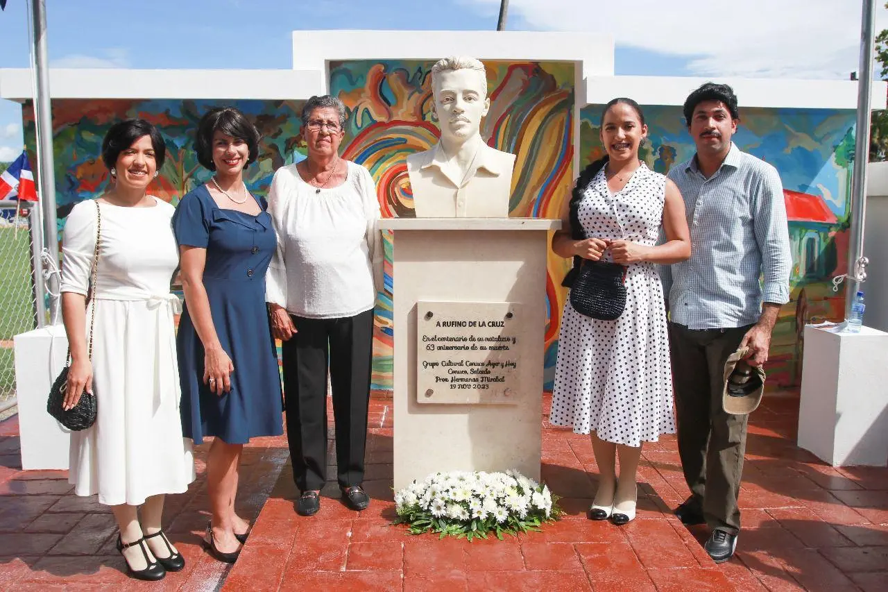 Homenaje a Rufino De la Cruz
