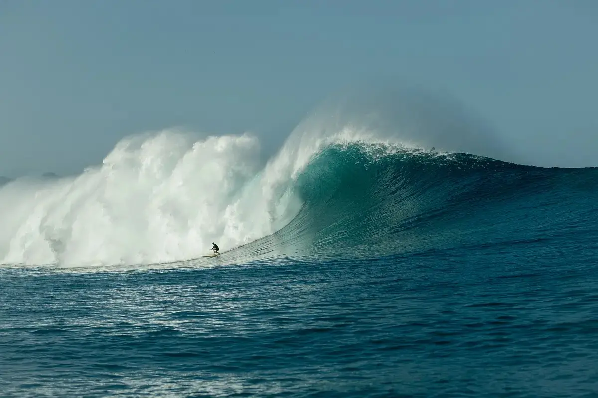 La ola más grande de la historia surfeada por una mujer