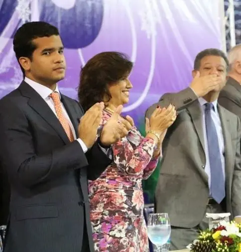 Margarita Cedeño defiende, expresa apoyo y cariño a su ex hijastro, Omar Fernández