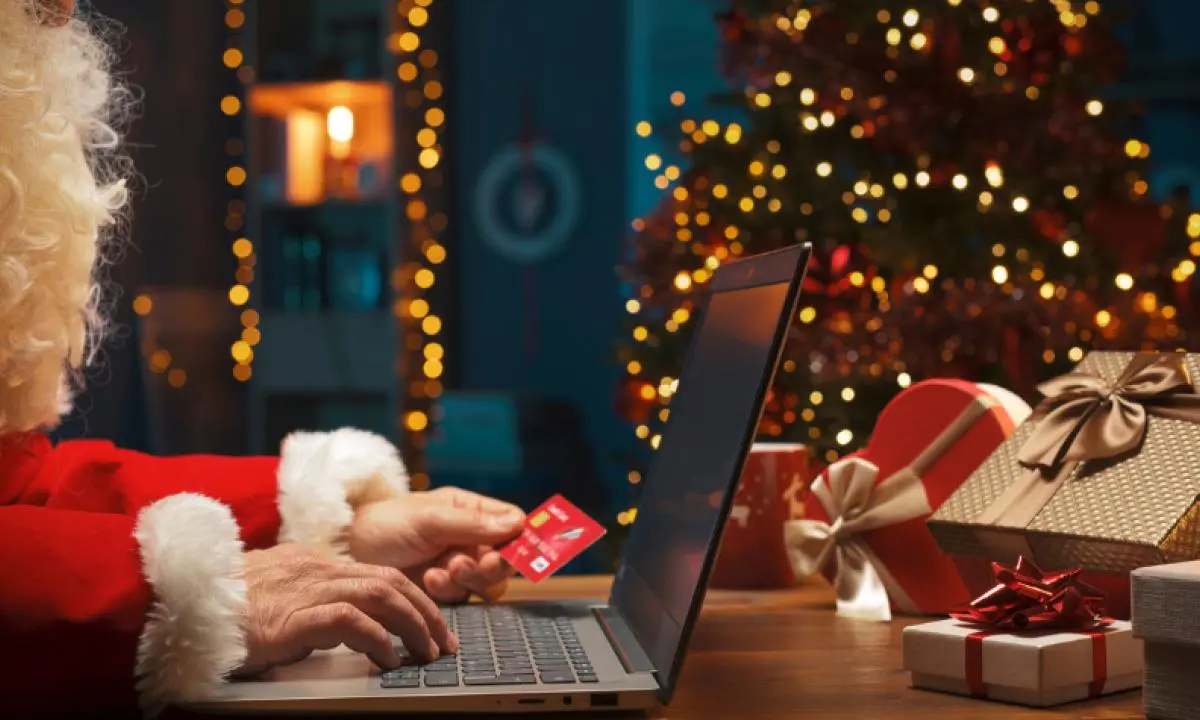 Redes influyen en compras navideñas del 54 % de usuarios