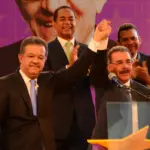 En el #PanoramaPolítico dominicano, militantes y observadores esperan con ansias la reunión entre dos figuras clave, Leonel Fernández, expresidente y líder de la Fuerza del Pueblo (FP), y Danilo Medina, exmandatario y presidente del Partido de la Liberación Dominicana (PLD).