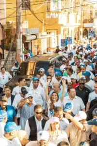 Carolina Mejía acompañada de Yayo, Alberto Atallah y alta dirigencia en Gualey