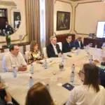 Abinader se reúne con el Colegio Médico Dominicano en el Palacio Nacional