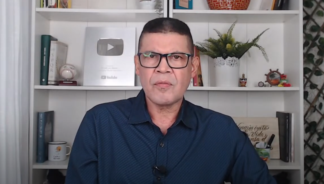 Ricardo Nieves llama “hipócrita “a la oposición tras votar a favor de ley de la DNI