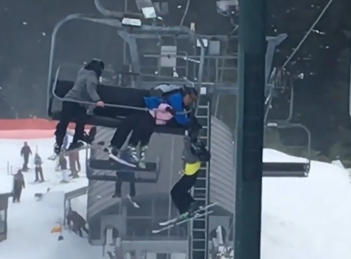 ¿Se cae o no? Adolescente queda suspendido en el aire en Canadá