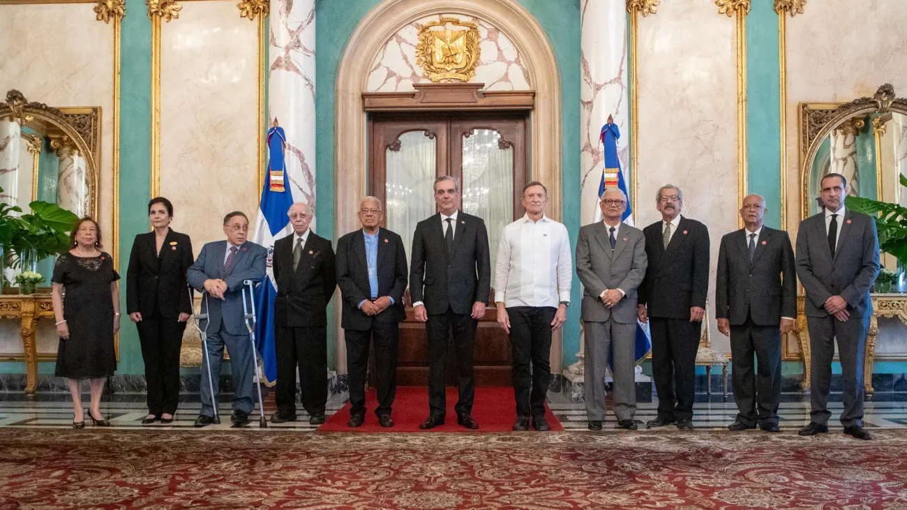 Presidente Abinader juramenta nuevos miembros de los consejos de la Orden del Mérito Duarte, Sánchez y Mella, y Orden Heráldica de Cristóbal Colón