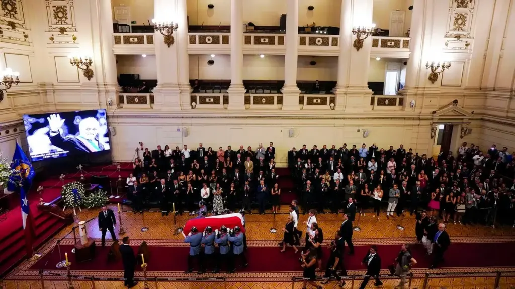 Piñera será velado hasta el viernes en el Salón de Honor del ex Congreso