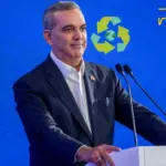 Abinader y medioambiente: prohibirán el foam en áreas y se usará menos papel en el Gobierno