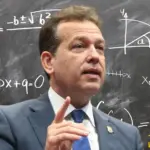 Panorama Nacionales. - El ministro de Industria, Comercio y Mipymes, Ito Bisonó, manifestó que los diversos sectores deben ir preparándose para identificar los "nichos" de crecimiento ante la implementación de una reforma fiscal. El funcionario mencionó que, “Yo creo que lo sensato es hacer esa pregunta, y que cada sector se vaya preparando no para defenderse de que no le llegue, sino para identificar los nichos de crecimiento, número uno de esos es la informalidad; no puede ser que pague el que sea formal nada más”. En ese sentido, dijo esperar que se eviten las acciones tomadas en los últimos 20 años, donde la reforma solo tocaba a varios sectores en específico. Recordó que una reforma fiscal no significa solamente subir los impuestos sino modificar la carga en algunos sectores, recordó que en 1992 se hizo una reforma, la cual contribuyó a que iniciara un proceso de crecimiento y estabilidad macroeconómica a largo plazo. Indicó que el primer mandatario se sienta a hablar con la gente, y con representantes de todos los sectores del país. Al ser abordado por el veterano periodista Persio Maldonado, sobre la propuesta de eliminación de anticipos fiscales, indicó que desde su ministerio se respalda de manera constante a las Pymes, revelando que actualmente el MICM trabaja en un levantamiento de todos los negocios y/o personas que operan para inducirles a la formalización.