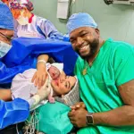 David Ortiz al acompañar a su pareja en nacimiento de su hijo Diego.