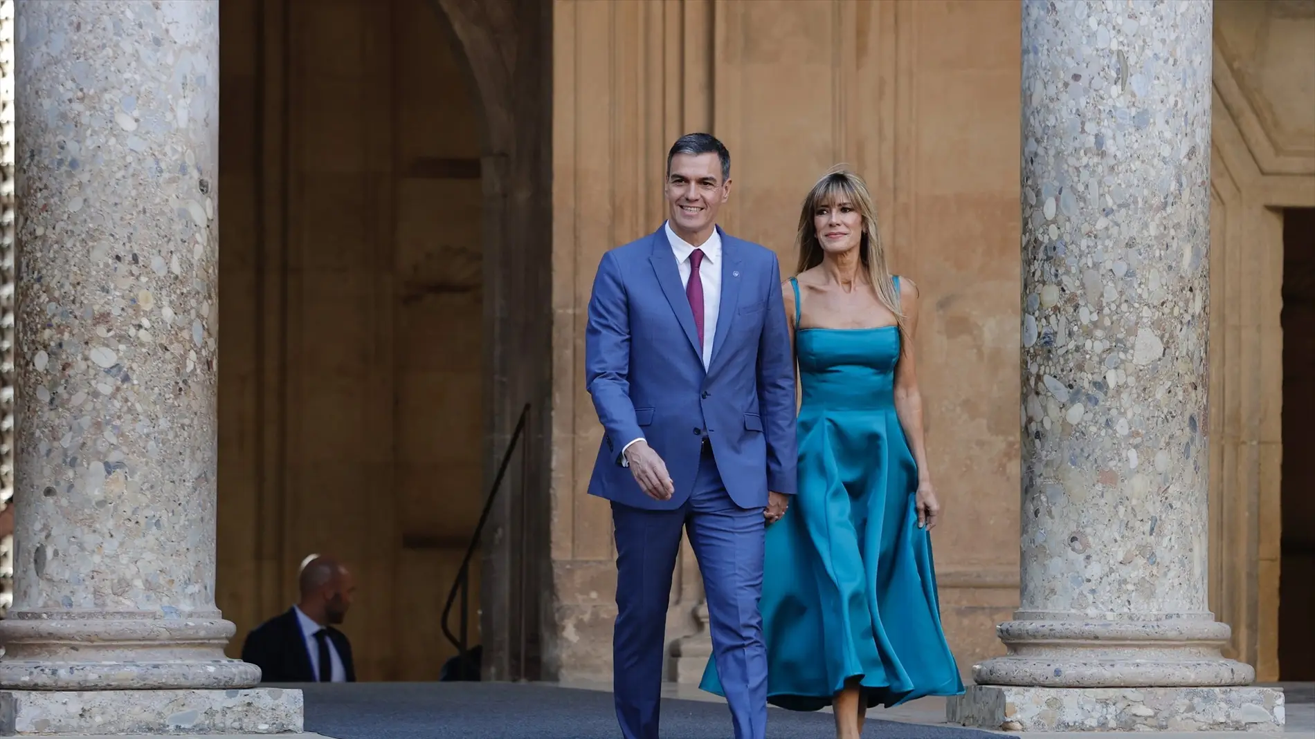 ¿De qué acusan a la esposa de Pedro Sánchez?