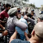 Sentencian con hasta 15 años a cubanos que protestaron contra el Gobierno en 2022