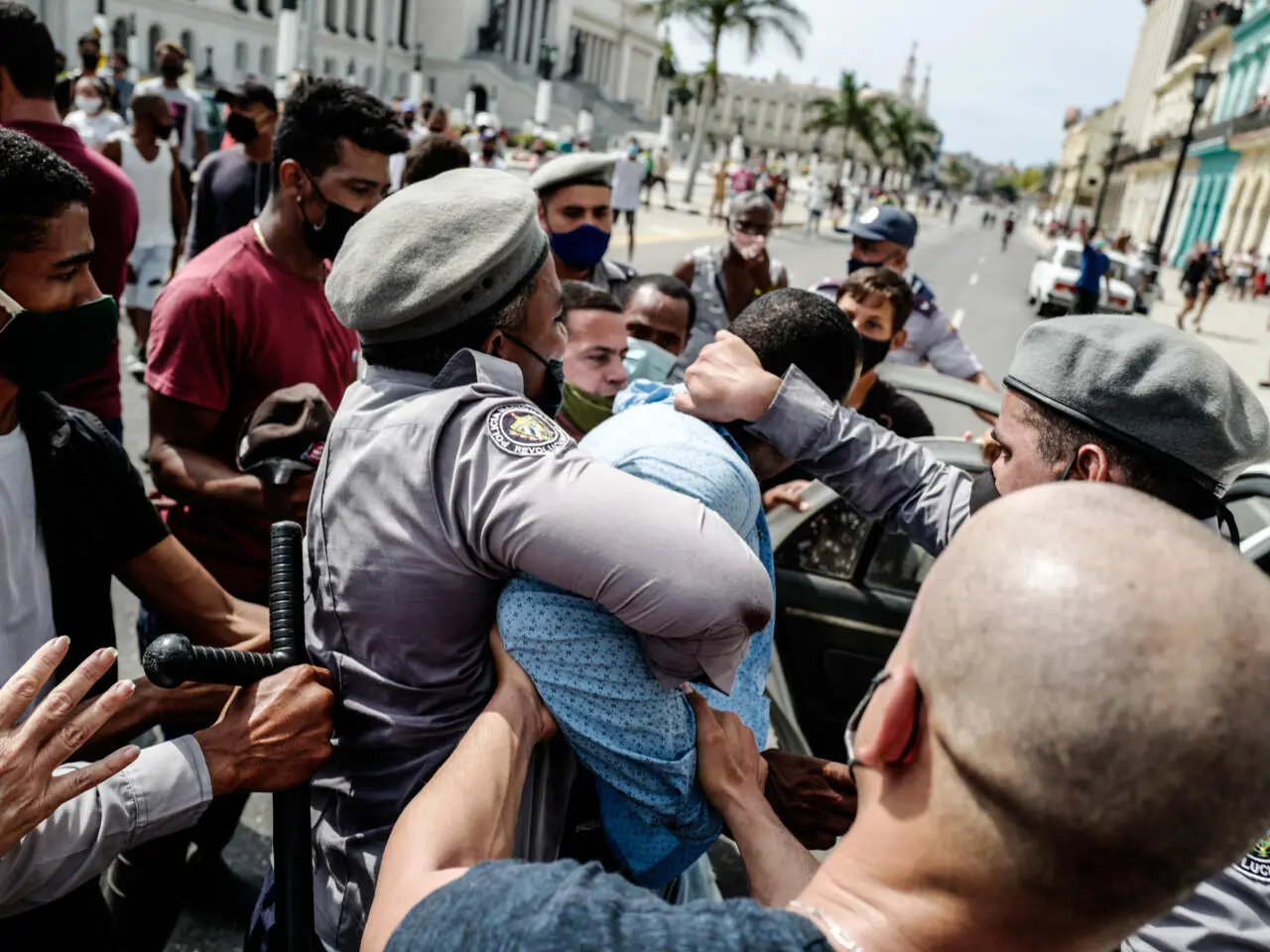 Sentencian con hasta 15 años a cubanos que protestaron contra el Gobierno en 2022
