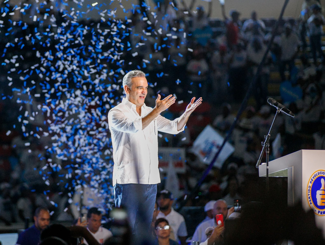 ¿Quién es Luis Abinader? El presidente que ve un cómodo camino hacia la reelección