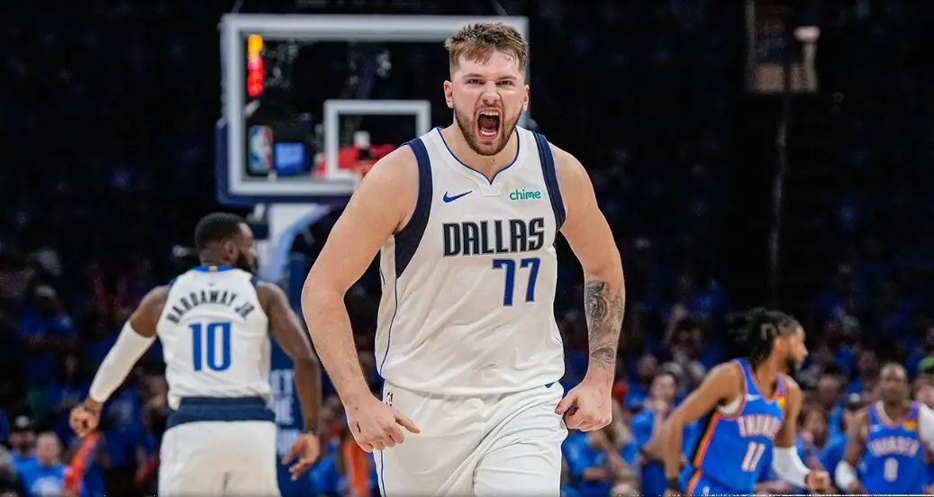 Luka Doncic reacciona durante el juego 2 frente a Oklahoma City
