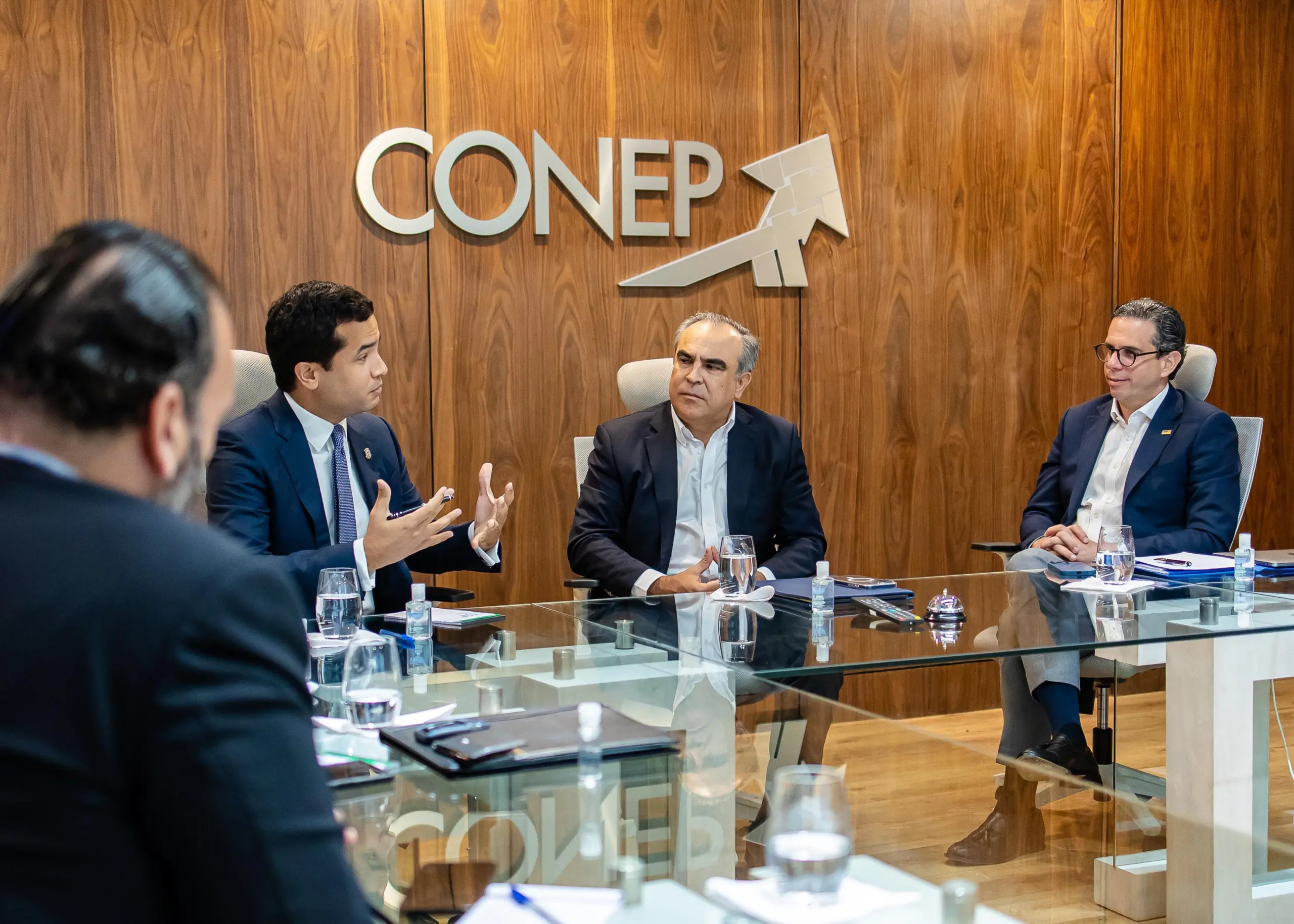 Omar Fernández y CONEP pasan balance a propuestas de reformas