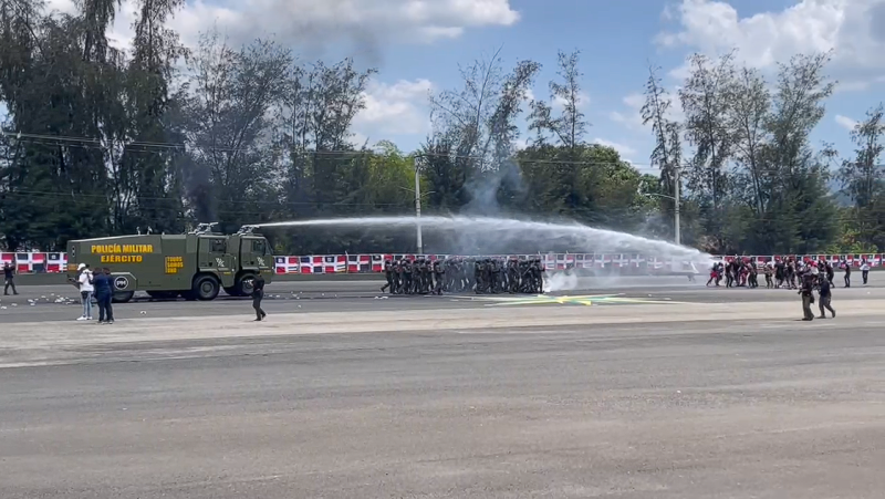 Ejército Nacional muestra sus nuevos vehículos militares