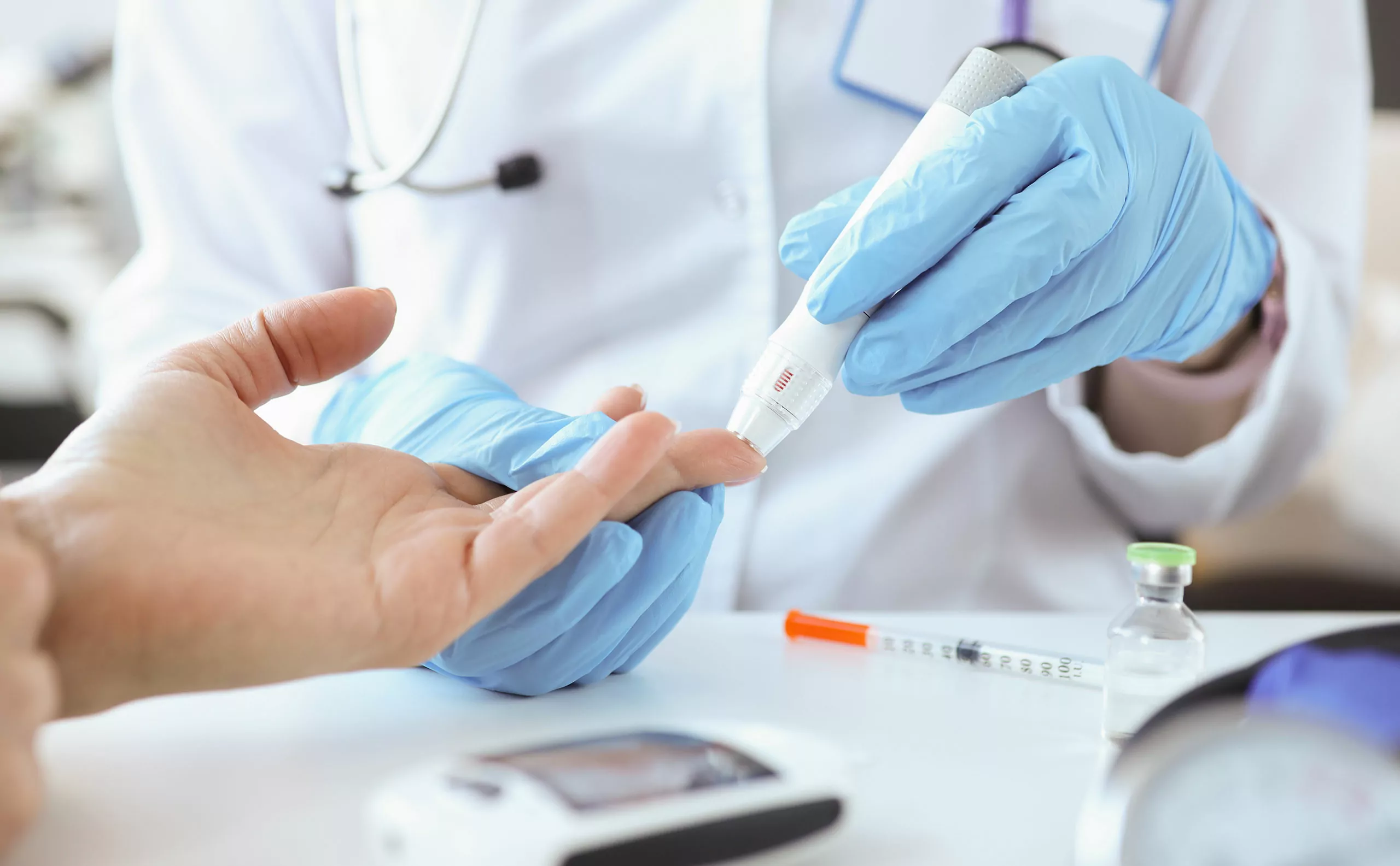 Desarrollan método no invasivo para medir la glucosa en pacientes diabéticos