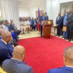 El nuevo primer ministro de Haití y su gabinete toman posesión