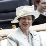 La princesa Ana abandona el hospital tras un traumatismo en la cabeza