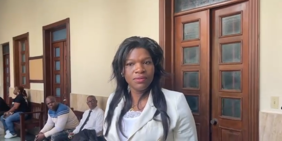 Aplazan juicio preliminar contra Elizabeth Silverio, se reanudará el 2 de julio