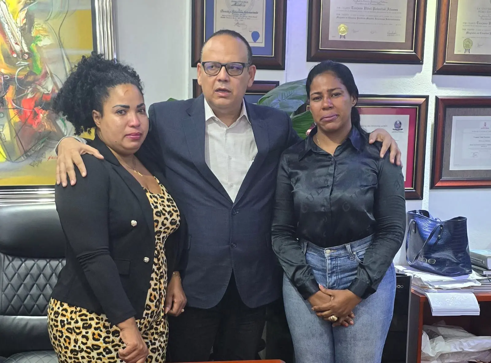 Abogadas piden perdón a la sociedad y se comprometen con presidente del CARD a superar conflicto y seguir como hermanas