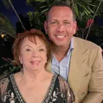 Alex Rodríguez celebra su 49 cumpleaños bailando merengue con su madre