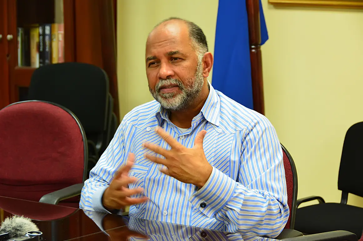 ADP pide lista de maestros cancelados por “acoso”