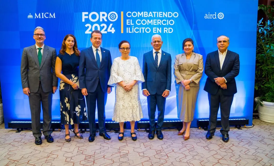 AIRD y MICM efectúan cuarto foro sobre combate al comercio ilícito