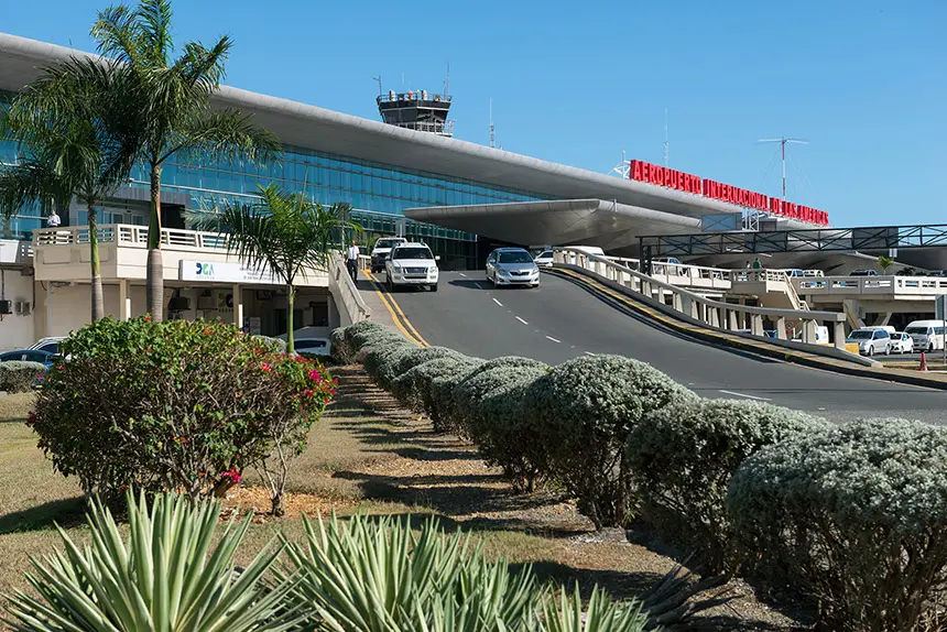 Remodelan el AILA y planean construir otra terminal