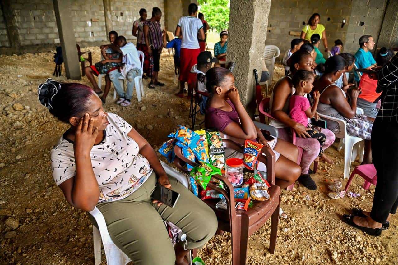 Padres esperan para inscribir hijos en politécnico