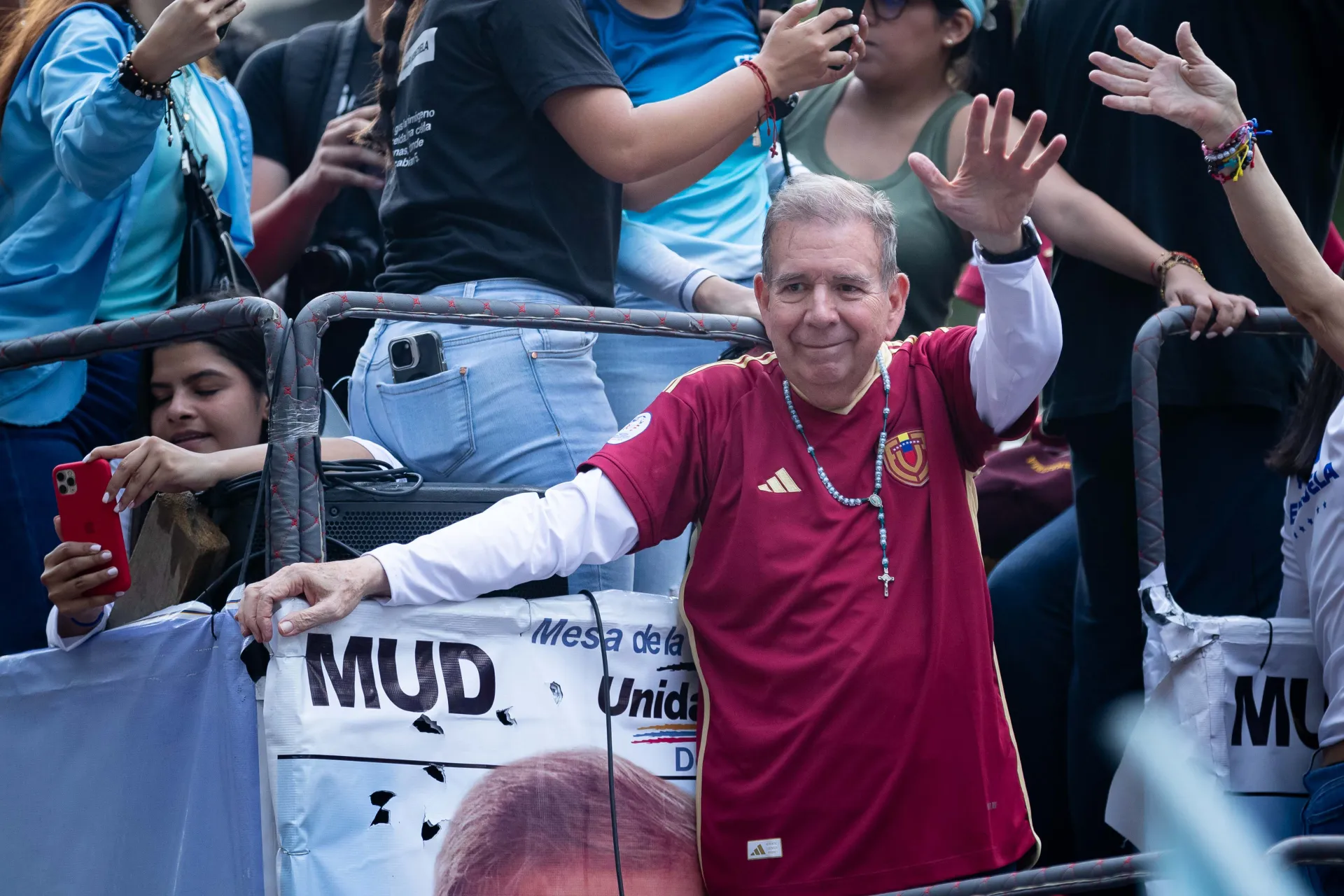 Fiscalía de Venezuela citará a González Urrutia por una investigación penal en su contra