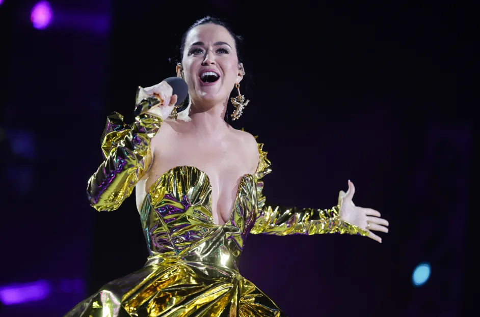 Investigan videoclip de Katy Perry por daño ambiental en Formentera
