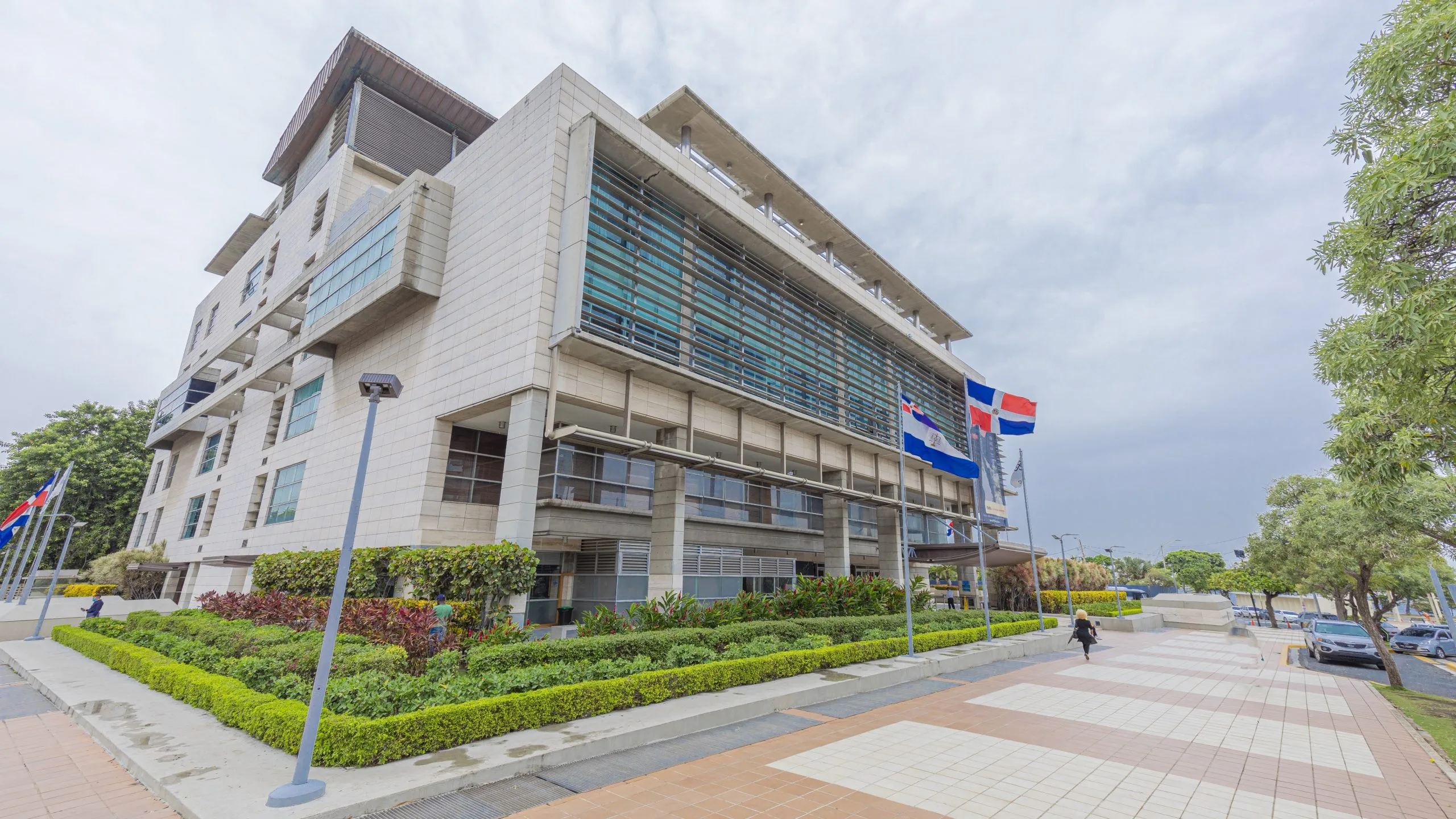 Imponen un año de prisión contra doctora imputada por homicidio de su hija menor en SDE