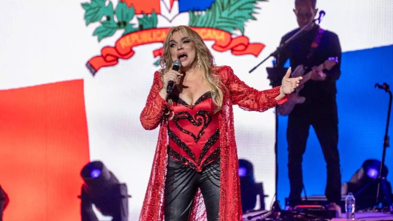 Artista Ednita Nazario brilla en concierto en el Teatro Nacional
