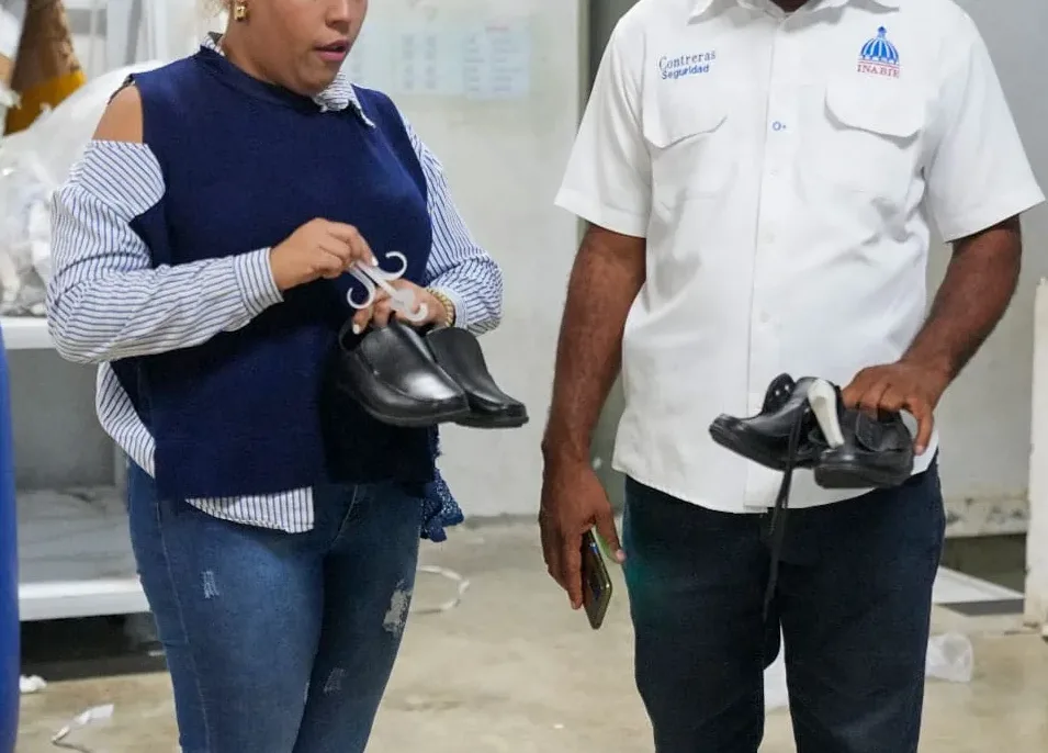 Inabie investiga venta de sus zapatos escolares; asegura procederá judicialmente