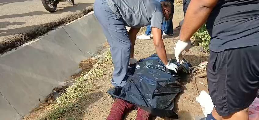 Mujer última a su pareja de una estocada y luego huye en Dajabón