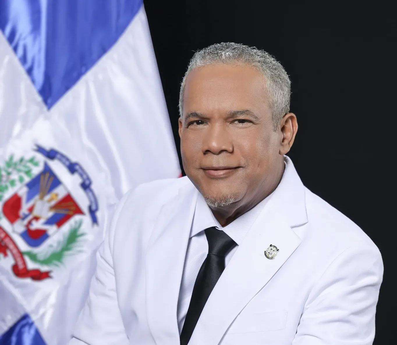 Héctor Acosta vuelve a la política tras recibir tratamiento médico, agradece apoyo de los medios