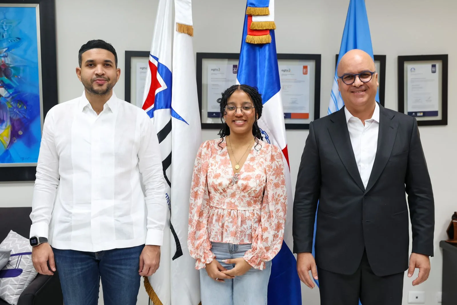 Estudiante de Ingeniería Aeroespacial recibe apoyo del IDAC y el Ministerio de la Juventud