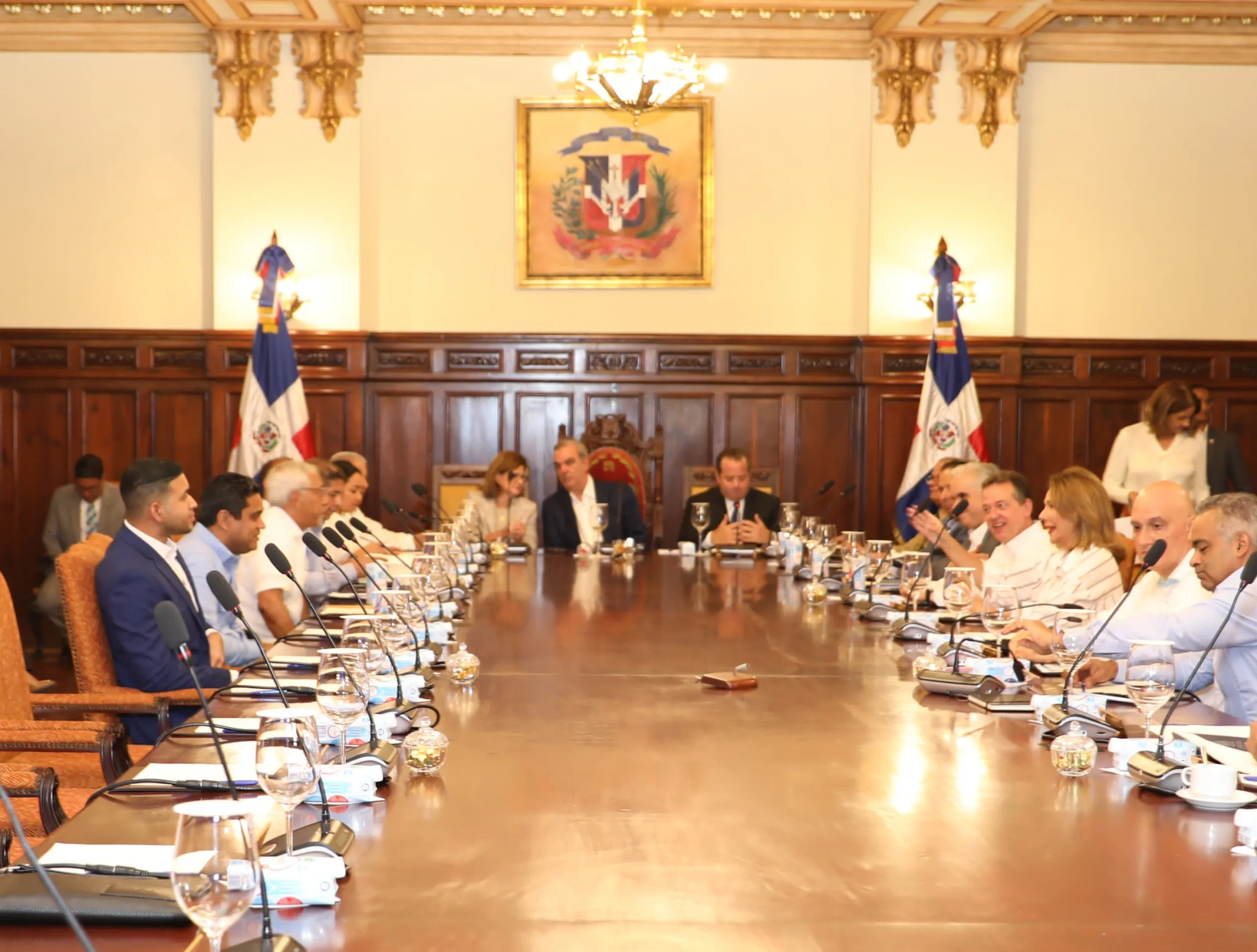 Presidente Abinader y vicepresidenta encabezan Consejo de Ministros y Directores y tratan sobre la ética