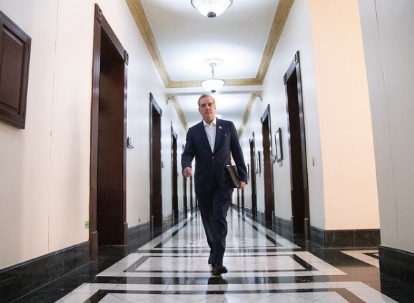 "Nos vemos mañana", Abinader preparado para su toma de posesión y "lleno de fe"