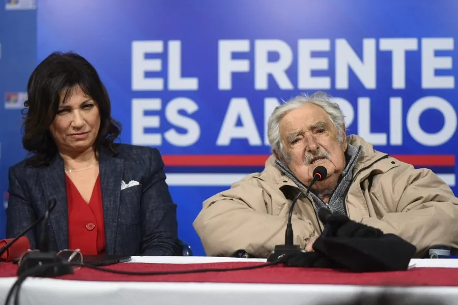 Mujica: “Para mí ha sido un día pesado, ando remontando mis huesos como puedo”