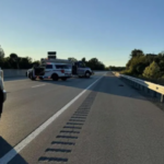 Kentucky en alerta por hobre disparó contra varias personas en autopista.
