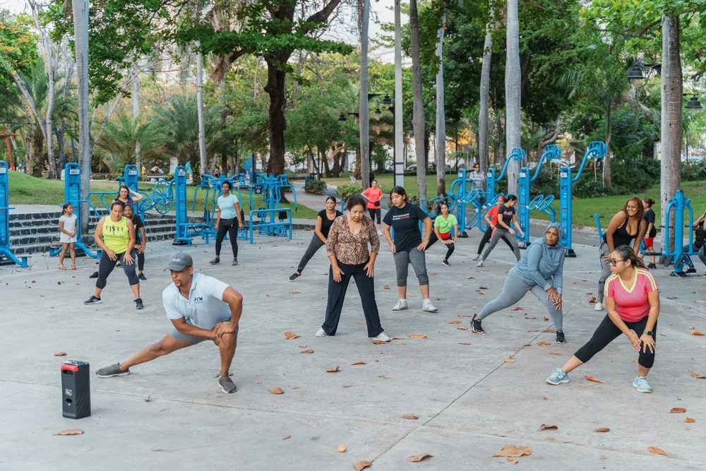 Fin de Semana del Bienestar Mundial reúne a cientos en el Parque Iberoamérica