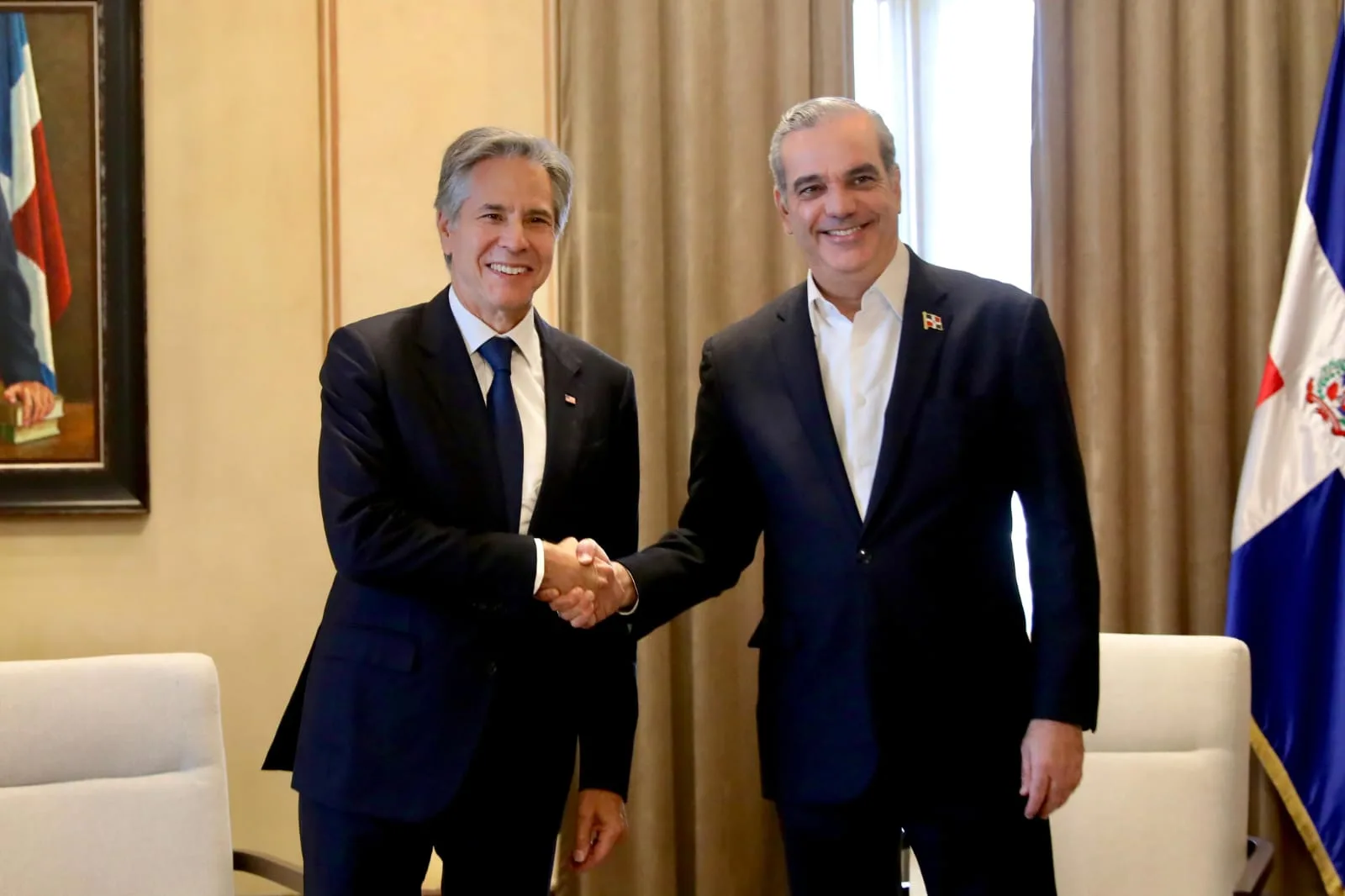 Blinken se reunió con Abinader para abordar diversos temas.