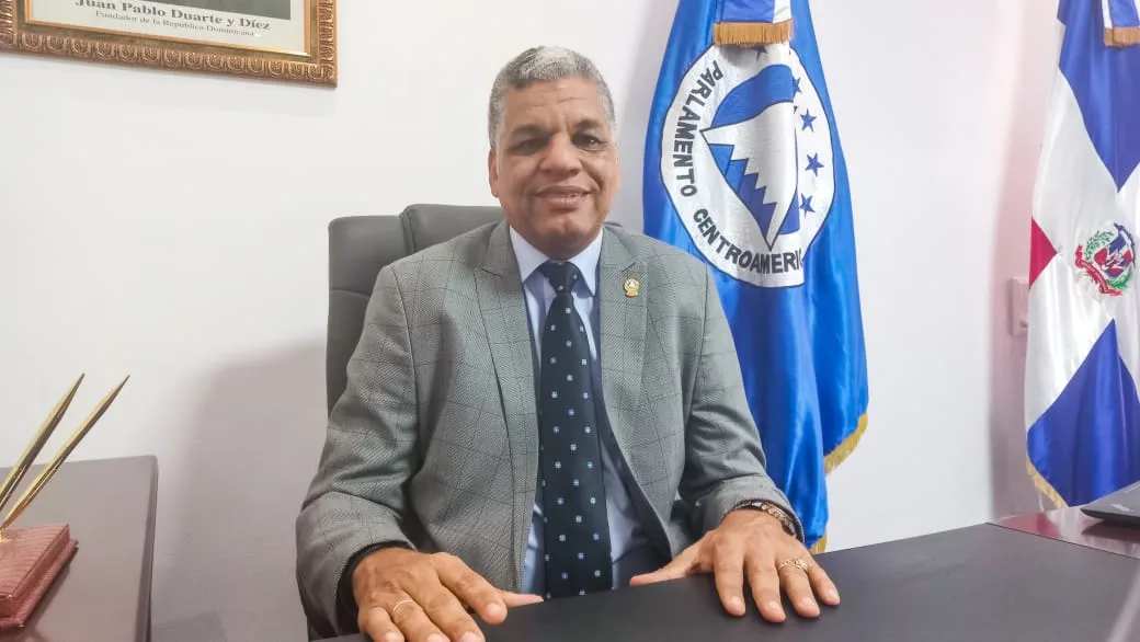 Presidente del Parlacen afirma migración ilegal de haitianos presenta un escenario caótico