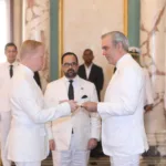 Siete embajadores nuevos presentan sus credenciales al presidente Abinader