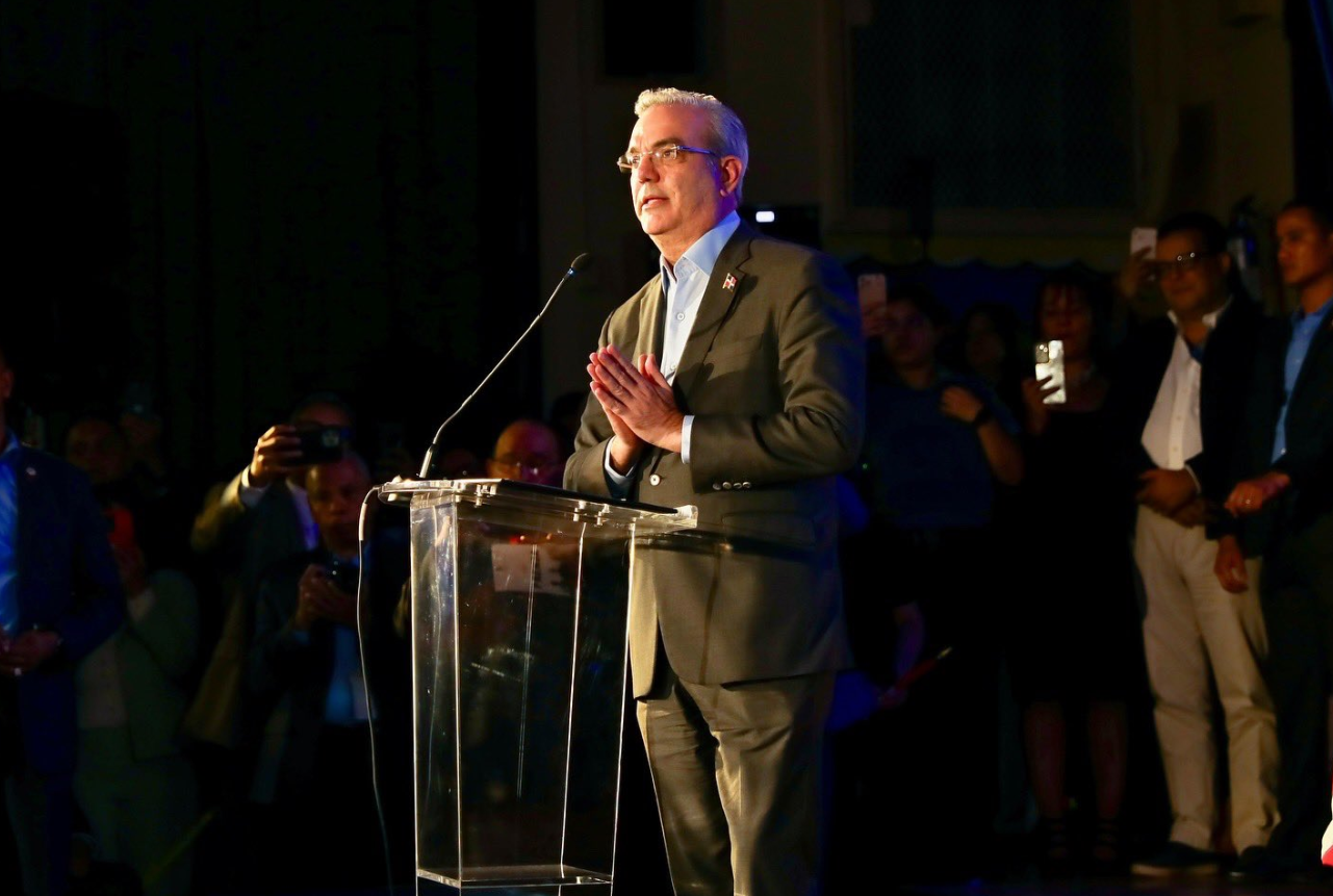 Abinader encabezó lanzamiento de RTVD Internacional en Nueva York en medio de protestas