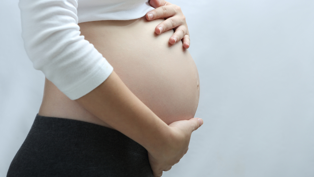 El cerebro de la mujer disminuye de tamaño durante el embarazo