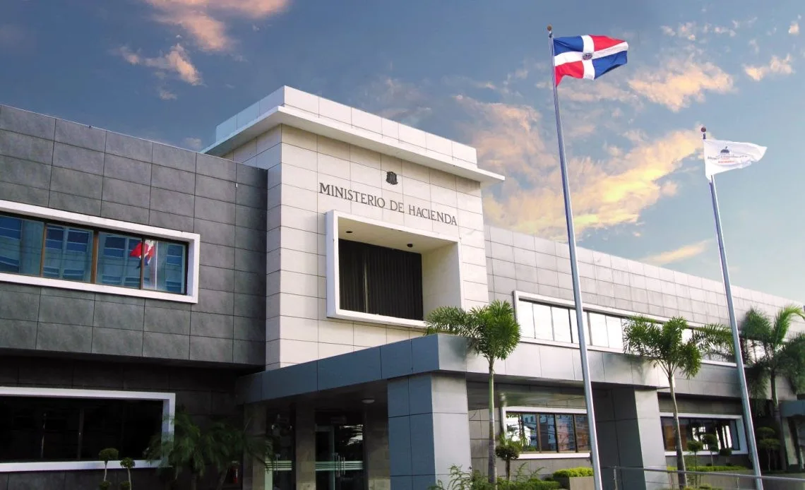 Panorama Nacional. El presidente Luis Abinader designó a seis nuevos viceministros en los ministerios de Hacienda y Economía mediante el decreto 426-25. Estos funcionarios acompañarán al ministro Magín Díaz en la gestión que inició la semana pasada.